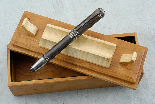 Damascus Pen with Interchangeable Rollerball and Fountain Tips