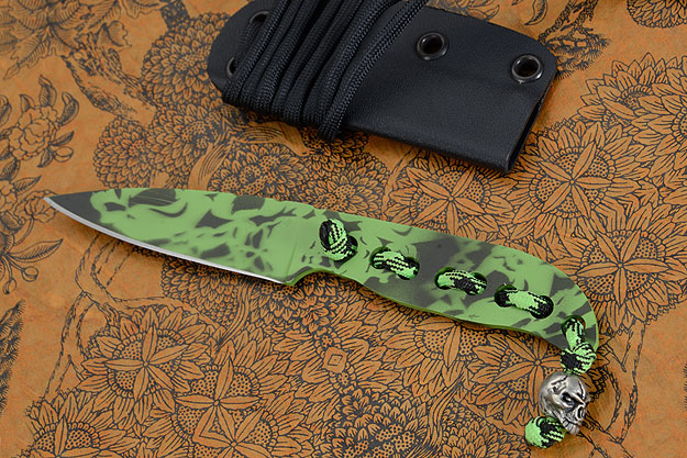 Green and Black Skulls Neck Knife