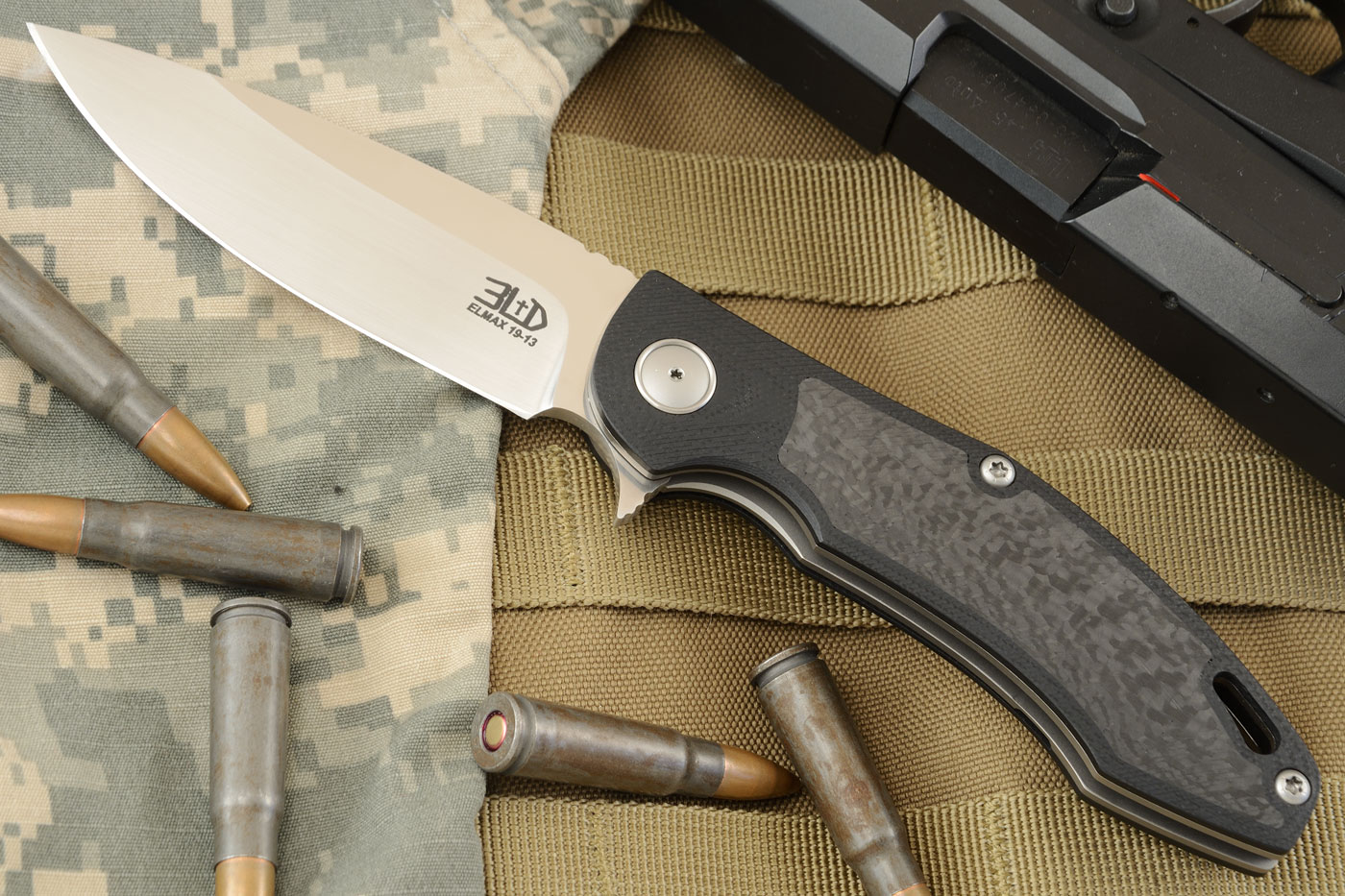 H4 Flipper with Black G10 and Carbon Fiber Inlays - ELMAX (Ceramic Bearings)