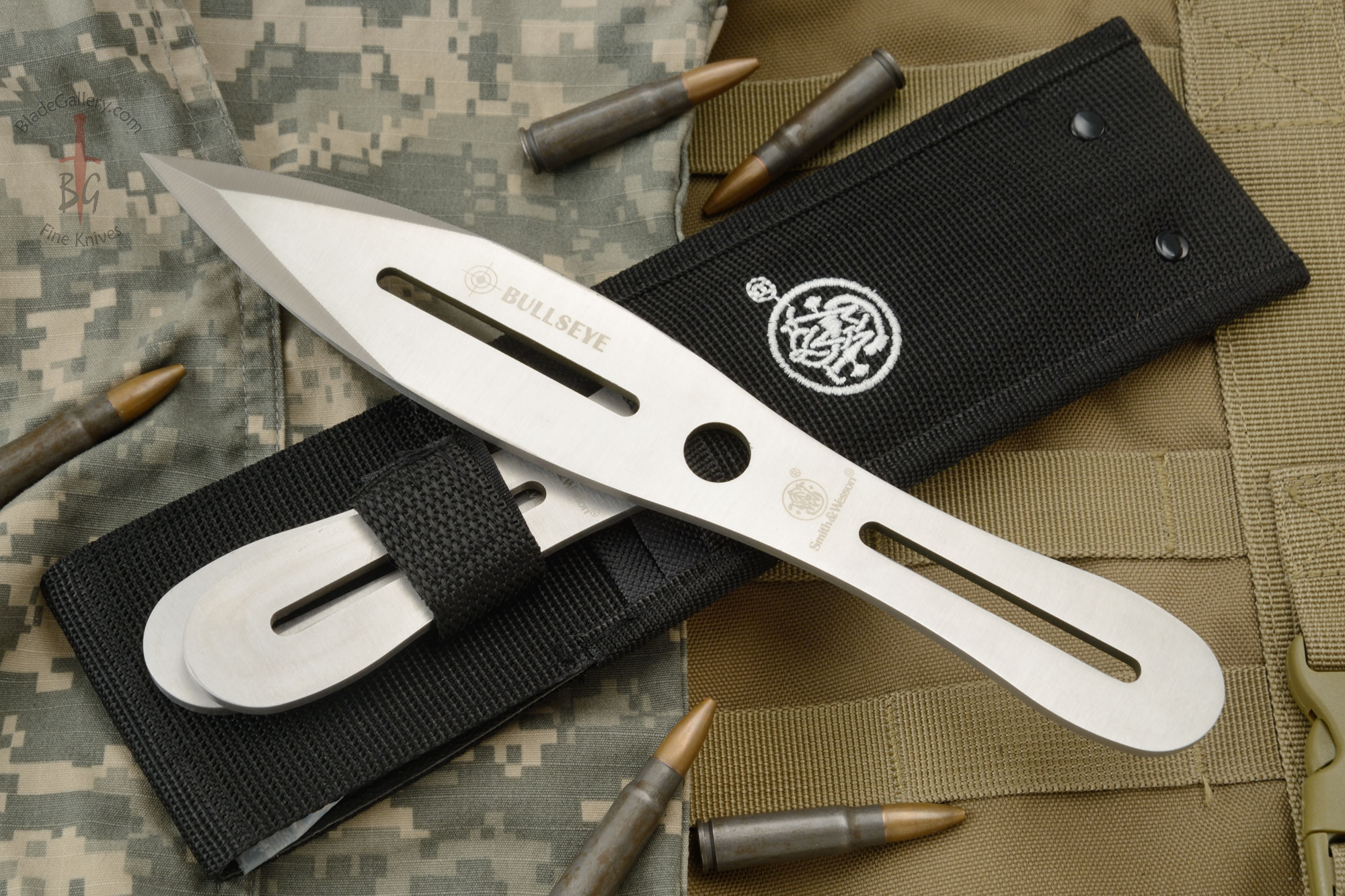 BladeConnection Practical and Tactical Knives for Daily Carry