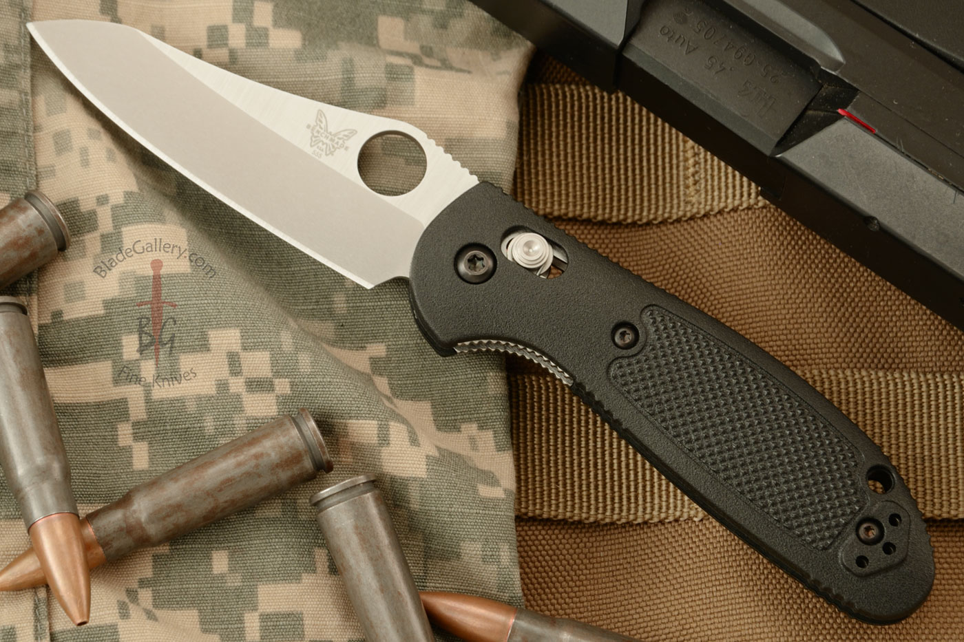 Benchmade PARDUE, MINI GRIPTILIAN, AXS, HOLE 555 SERIES Knife – Sports and  Gadgets
