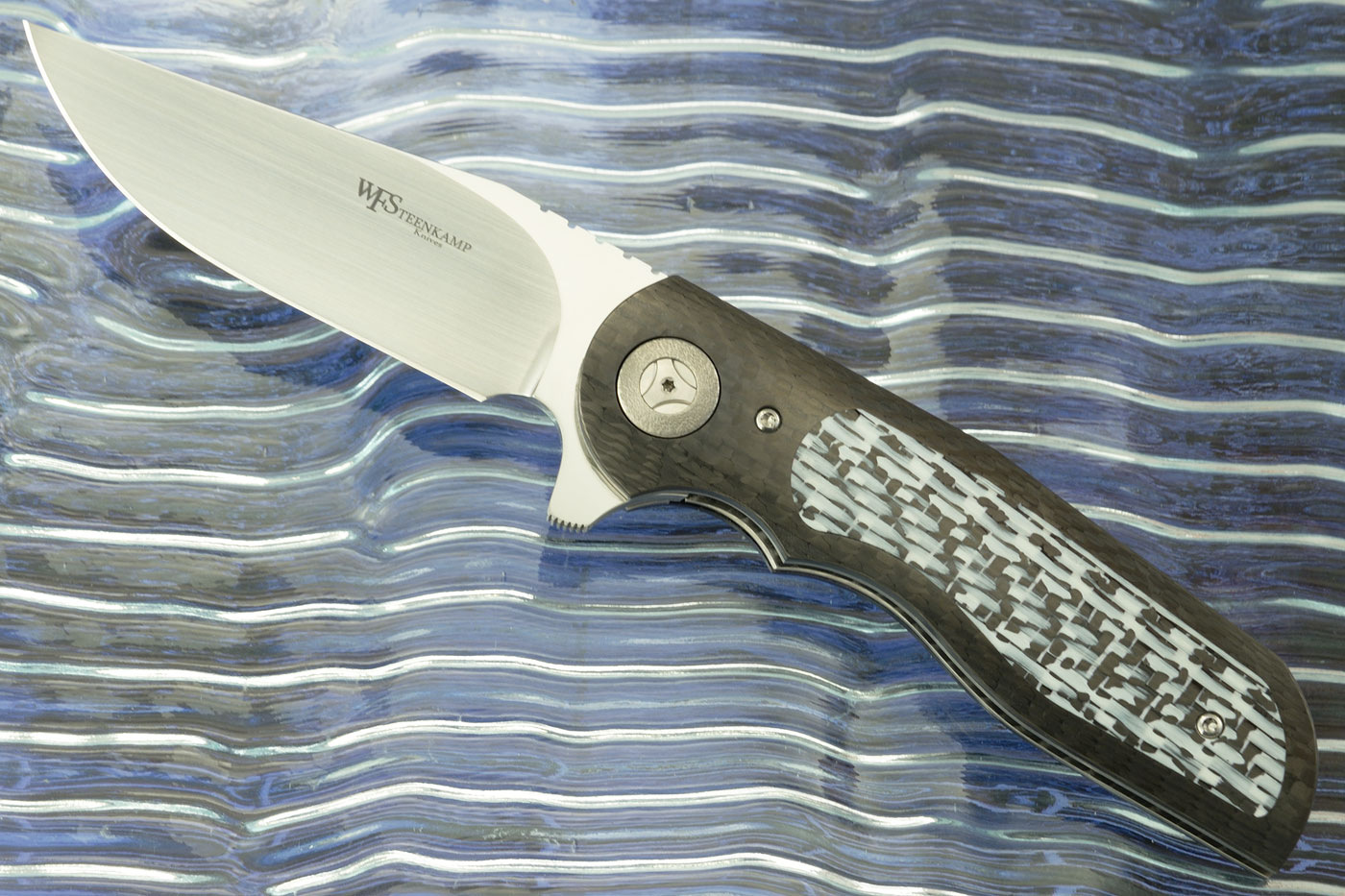 Raider Flipper with White and Black Carbon Fiber (IKBS)