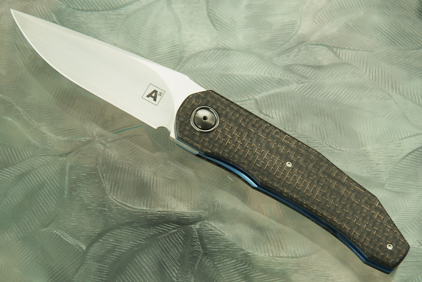 A9 Front Flipper with Nitrobe 77 and Lightning Strike Carbon Fiber (Dual Row Ceramic IKBS)