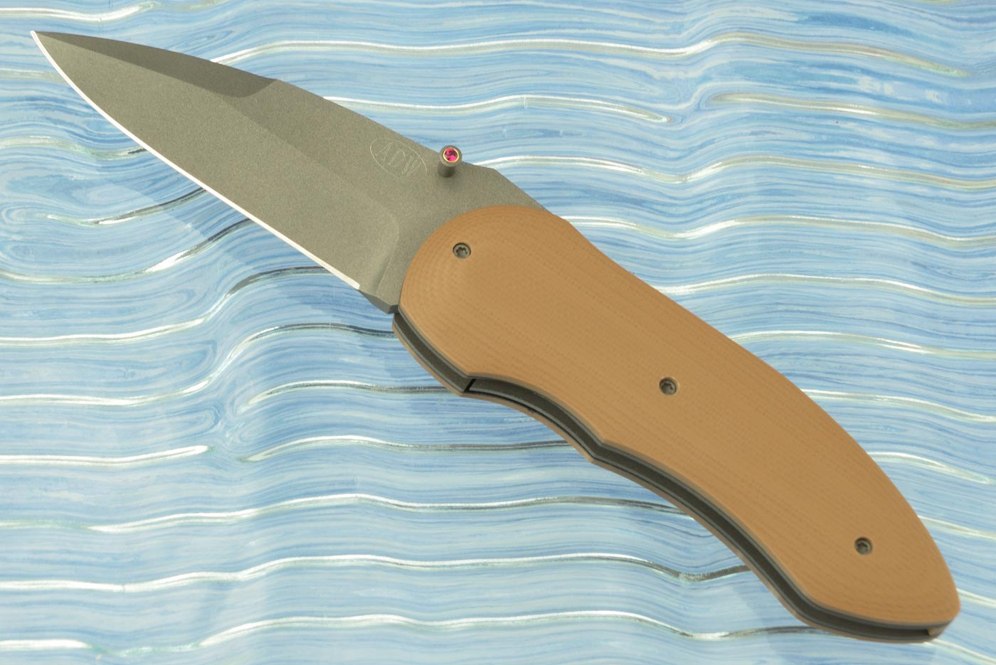 Small Sabertooth with Desert Tan G10
