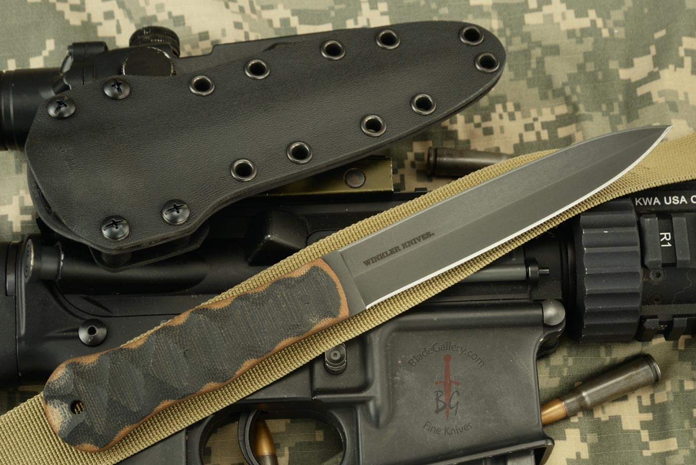 Tactical Dagger with Sculpted Black and Brown Micarta (Wasp)