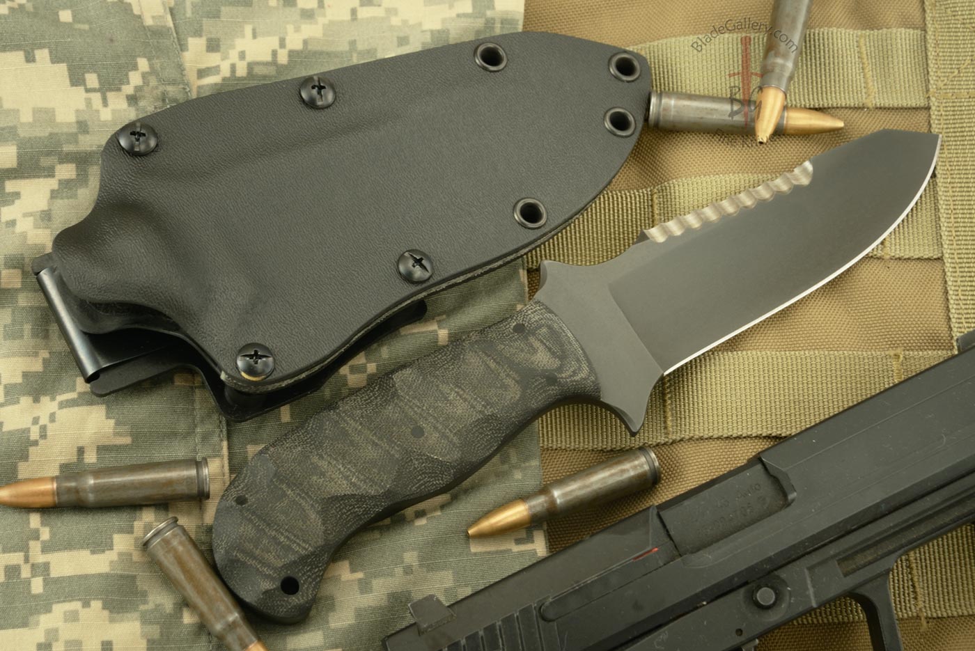 Utility Knife with Sculpted Black Micarta