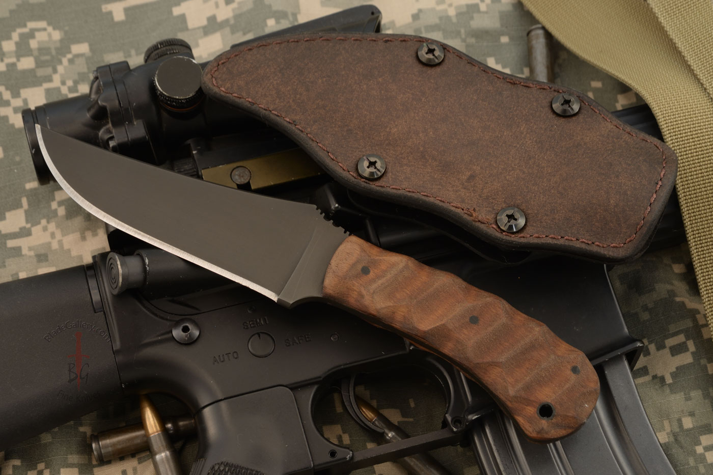 Belt Knife with Sculpted Walnut