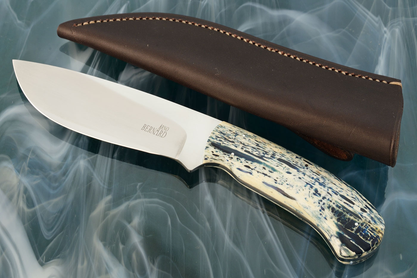 Large Drop Point Skinner with Kudu Horn
