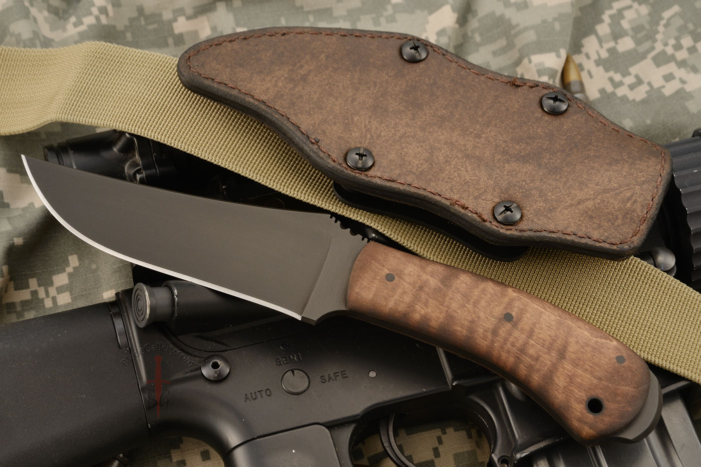 Crusher Belt Knife with Maple