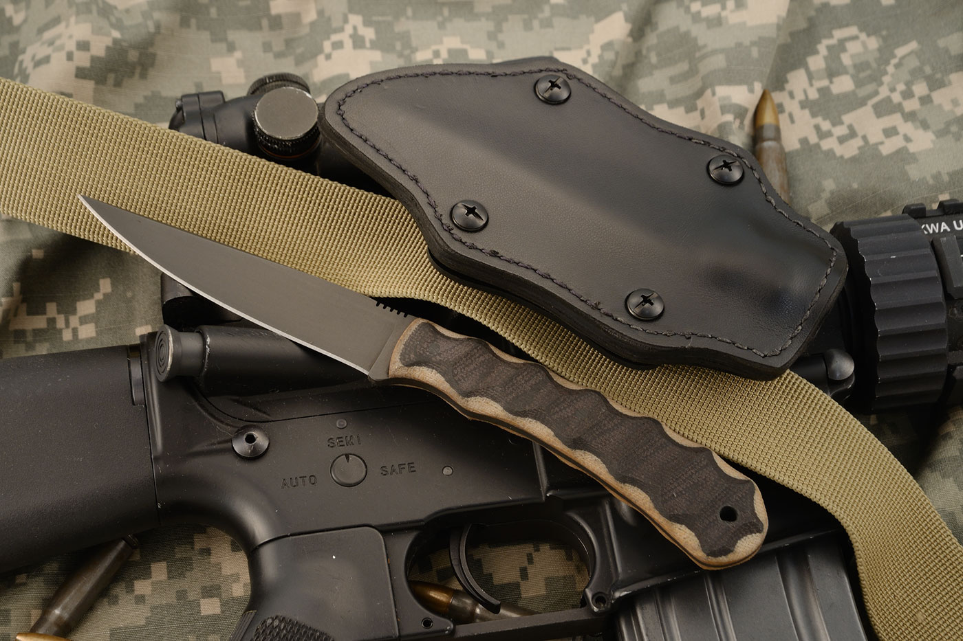 Operator with Sculpted Black and Brown Micarta (Wasp)