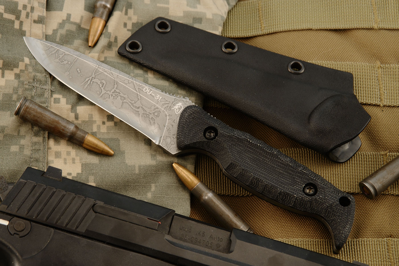 Hideline with Black Micarta (OU-31)