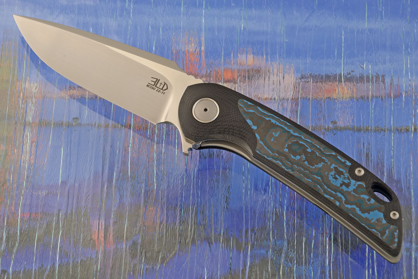 W5 Flipper with Arctic Storm FatCarbon - M390