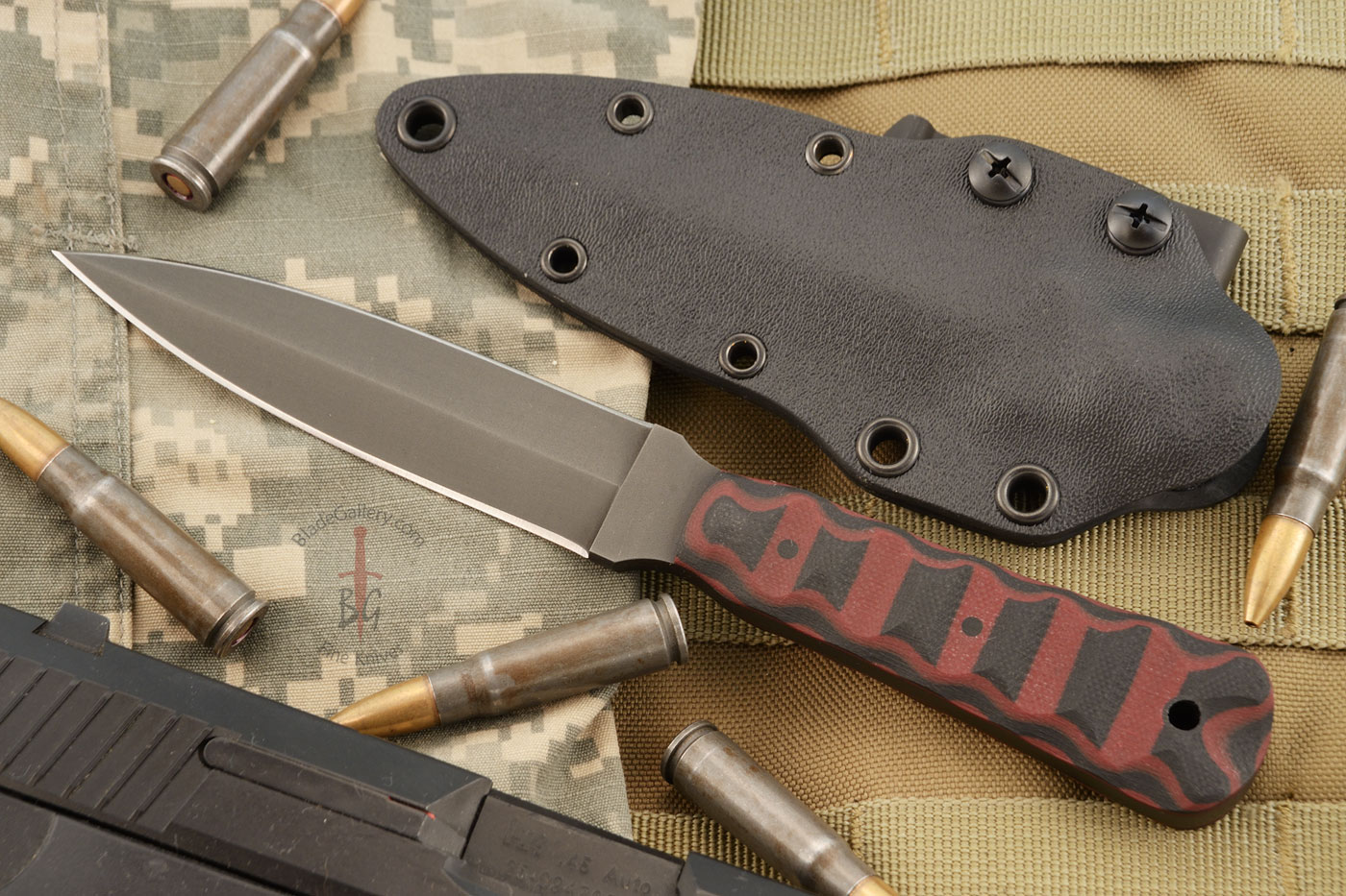 Defense Dagger with Sculpted Red and Black G-10