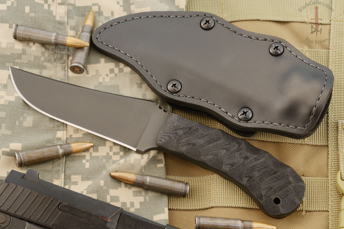 Belt Knife with Sculpted Black Laminate