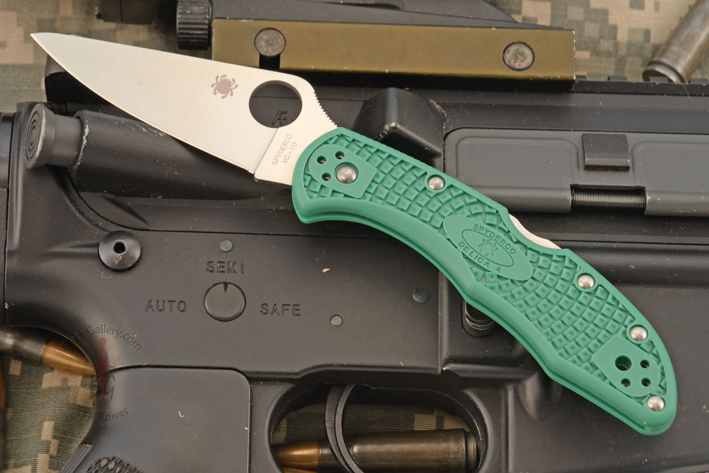 Delica 4 Lightweight with Green FRN and VG-10 (C11FPGR)