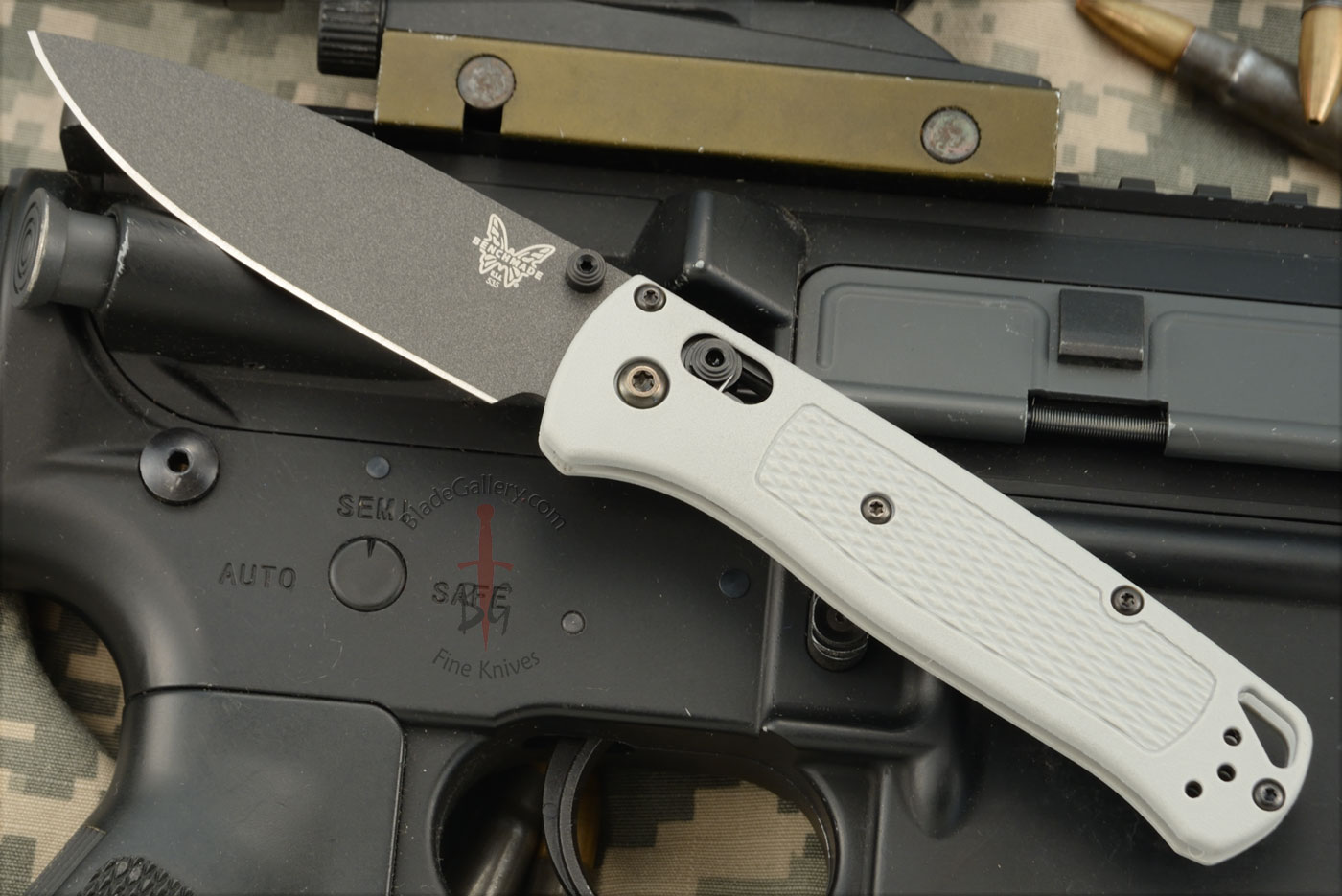 Bugout (535BK-08) with Storm Grey Grivory - CPM-S30V