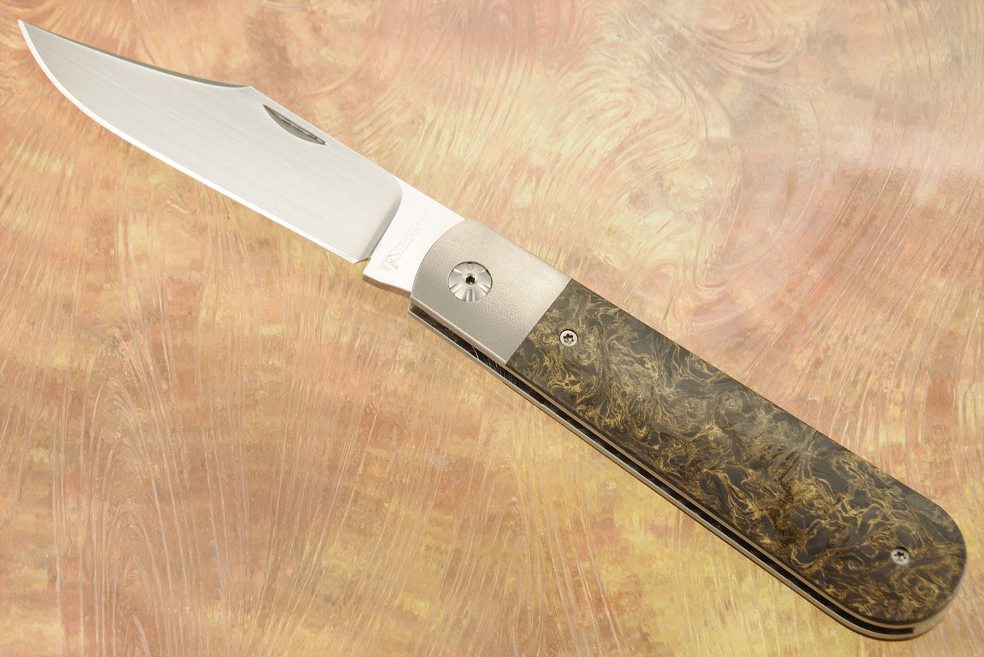 Regular Jack Slipjoint with Gold Dark Matter FatCarbon - M390