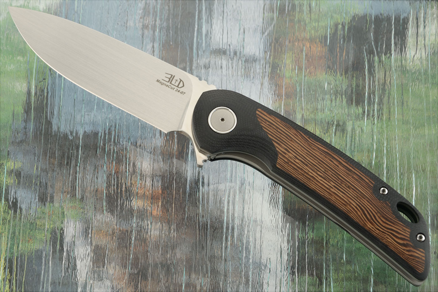 W5 Flipper with Black G10 and Wenge - MagnaCut