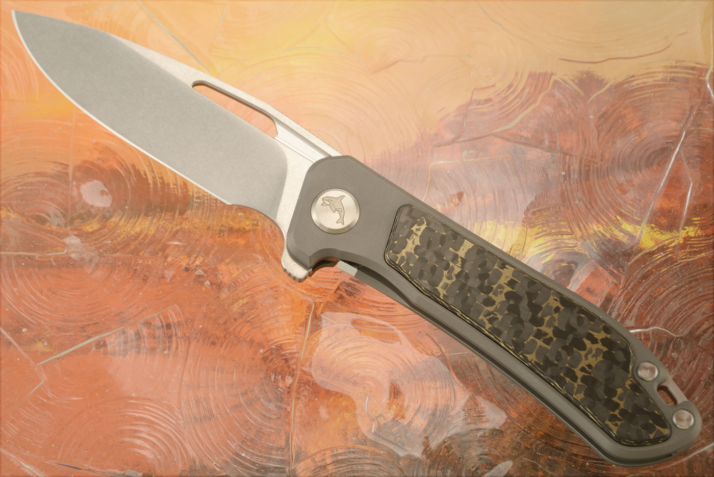 Orca 2.0 Frame Lock Flipper with Gold Snakeskin FatCarbon Inlay - M390 - Serial 004