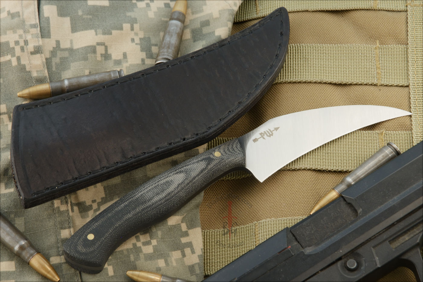 Carolina Reaper with Black Micarta - 80CrV2