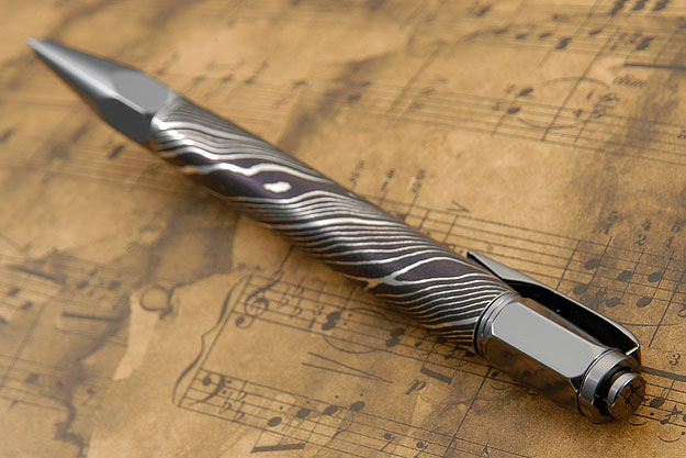 Twist Pattern Clicker Pen